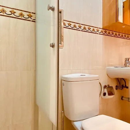 Comfortable Flat Close To The *