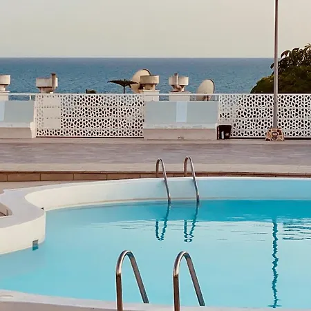 Comfortable Flat Close To The *