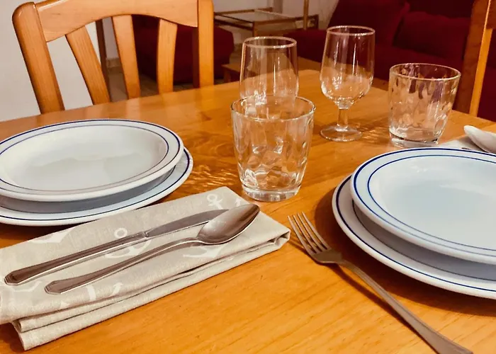 Comfortable Flat Close To The アパート *